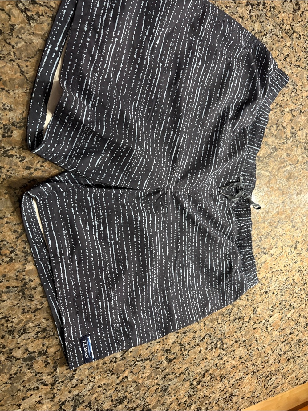 LL Bean Men's Navy & Light Blue Geometric Swim/Board Shorts size 3XL